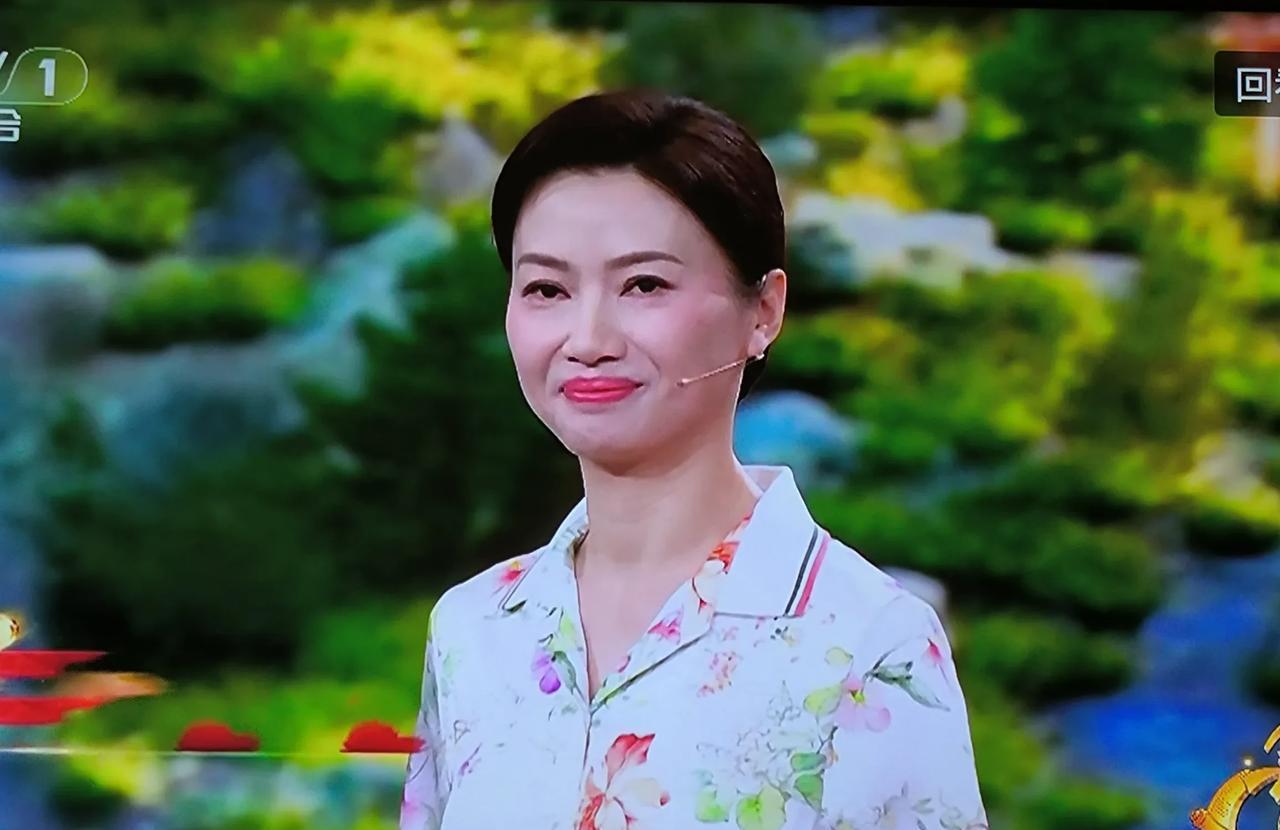 在一个评论区看到有人说，杨雨老师适合扮演中年李清照。理由是，杨雨气质优雅，诗词学