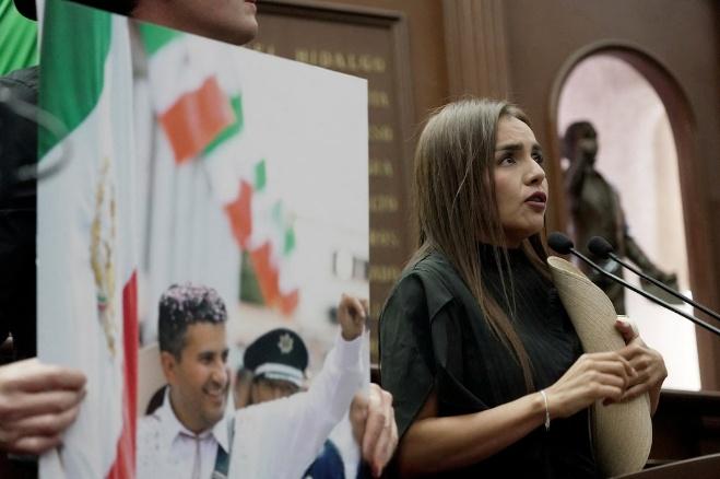 【墨西哥遭枪杀市长遗孀接任其职务墨西哥牛油果之都市长遭枪击身亡】墨西哥米却肯州乌