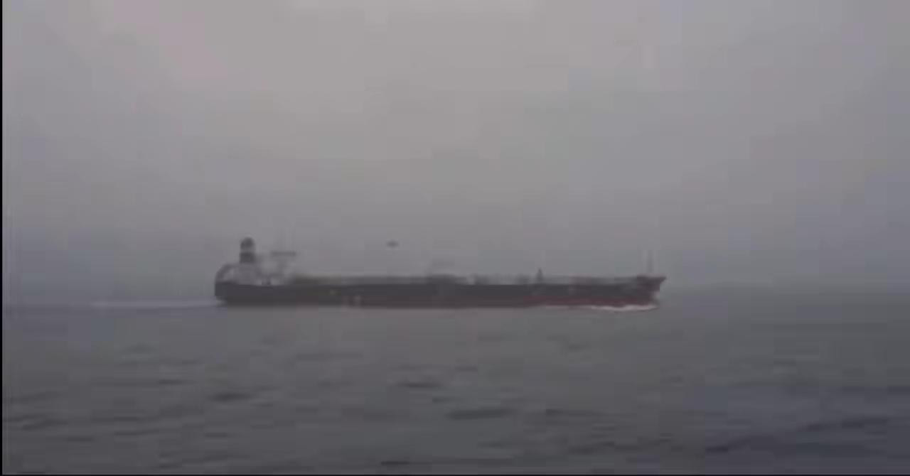 趁你病，要你命！法国特种兵突袭，扣押一艘11万吨俄罗斯油轮！法国这次下手挺狠