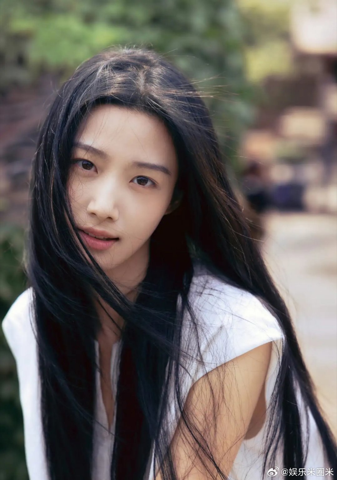 《刺棠》女主卢昱晓依然不变张凌赫不可避免要和卢昱晓演戏明显是为了捧同公司的，看来