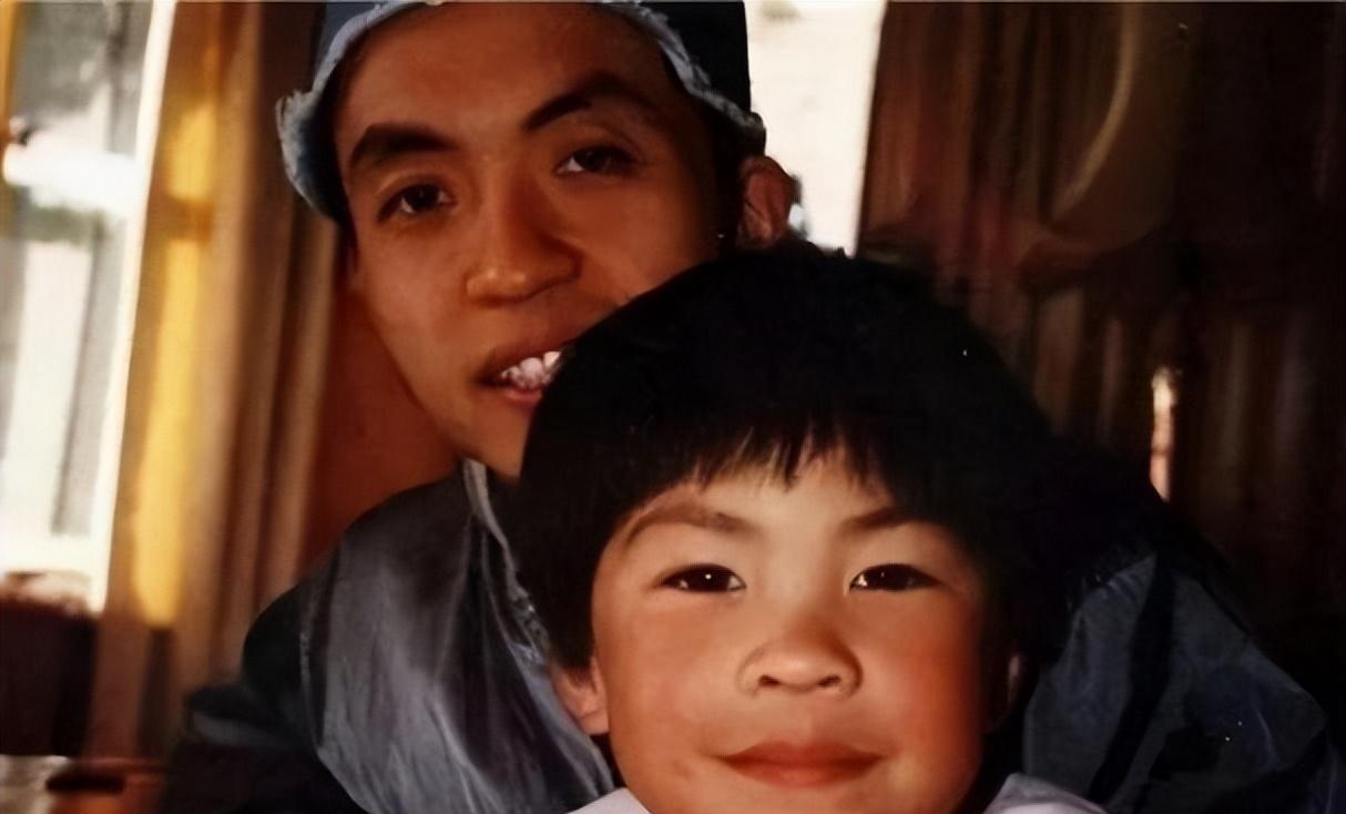 【补充】1993年10月8日，新西兰激流岛，顾城用一把斧子劈死了妻子谢烨，随后自