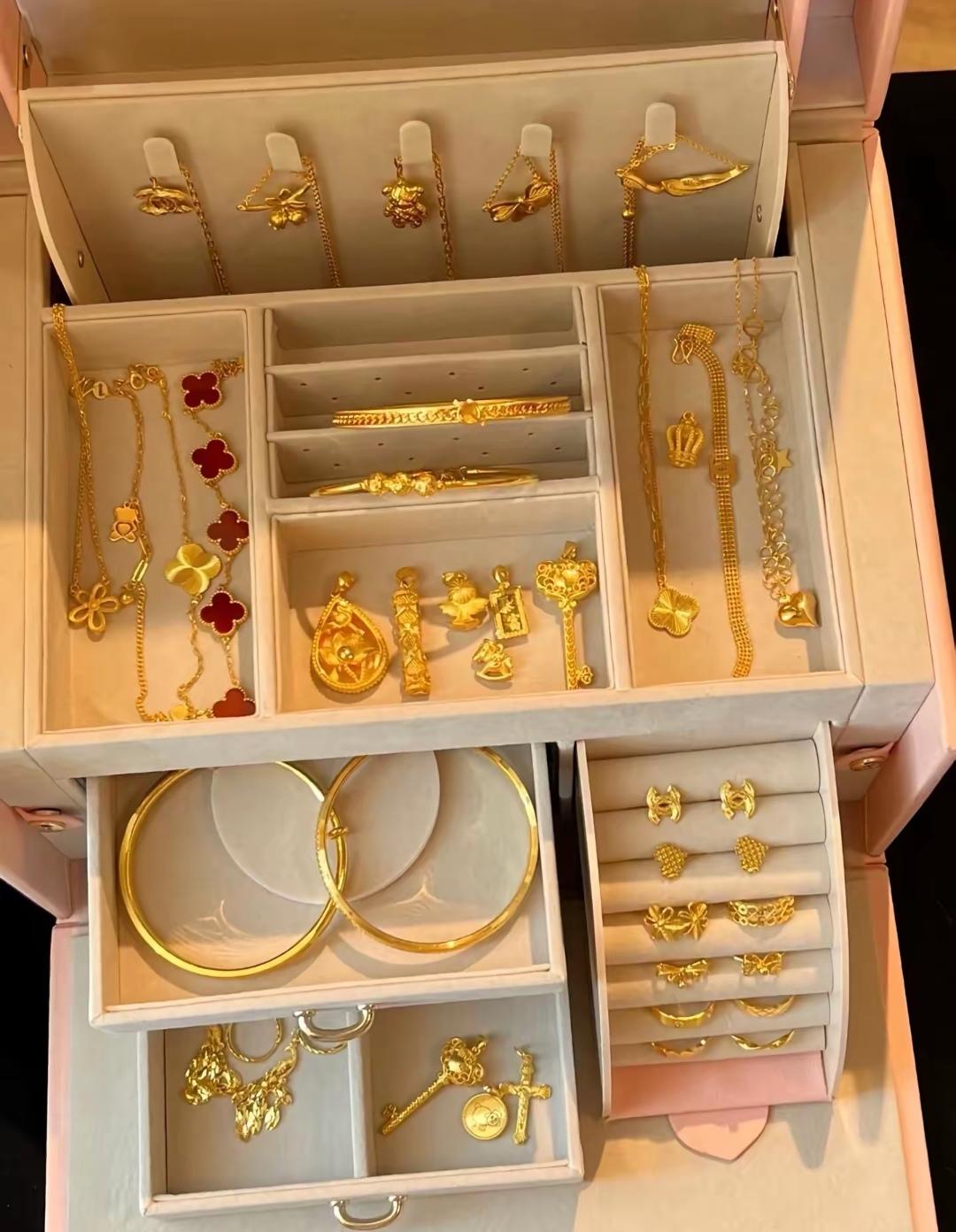 要想买黄金的知道这个信息一克可以便宜一两百块海南封关后黄金在海南免税价