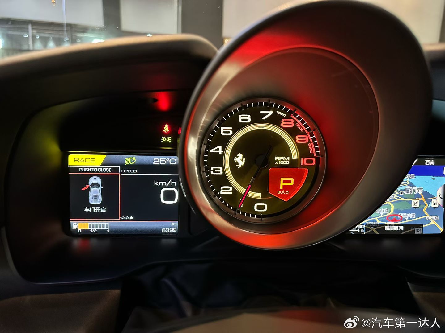 法拉利F8Tributo，选配51万，赛道座椅+Novitec排气。热爱从不等