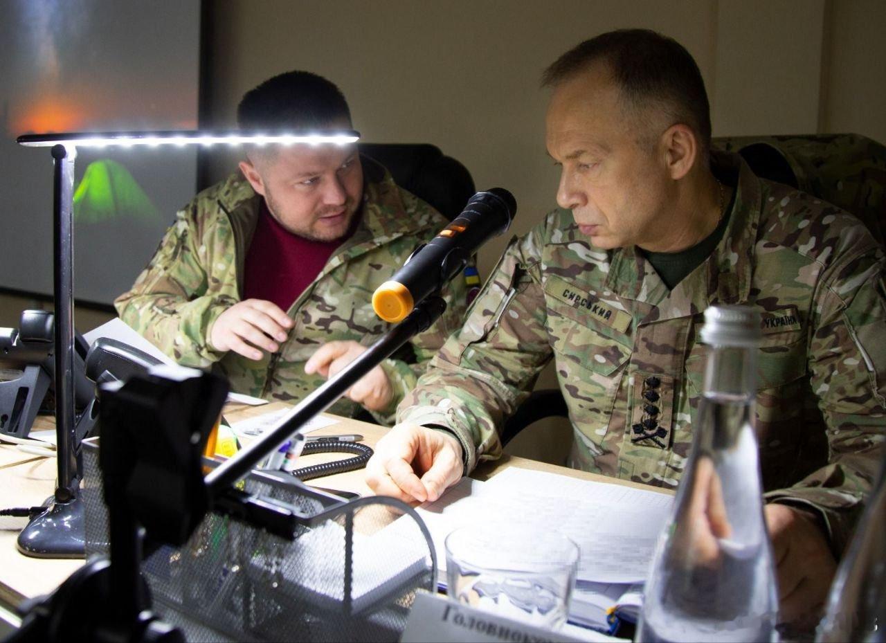 西尔斯基称，大递正在南线准备发动进攻。乌军则以不变应万变，继续脑袋换地盘的战术。