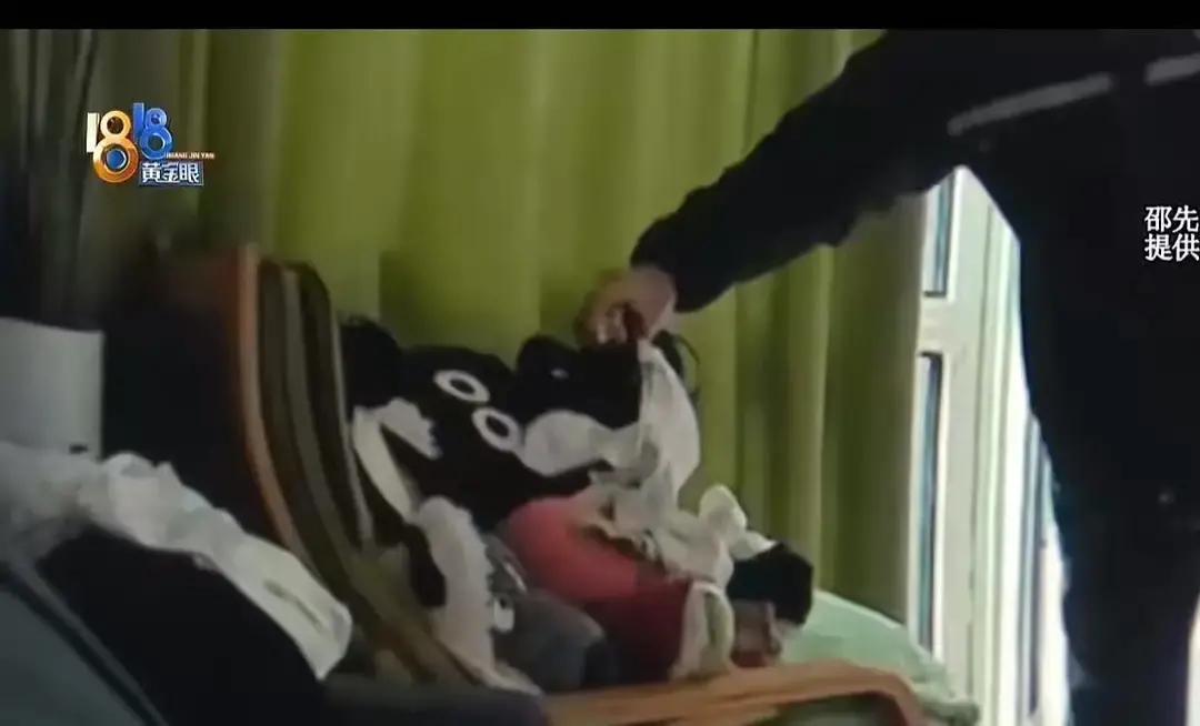 “摸我女友内衣内裤，太恶心了！”浙江杭州，男子回老家过年，物业发来消息说他家里漏