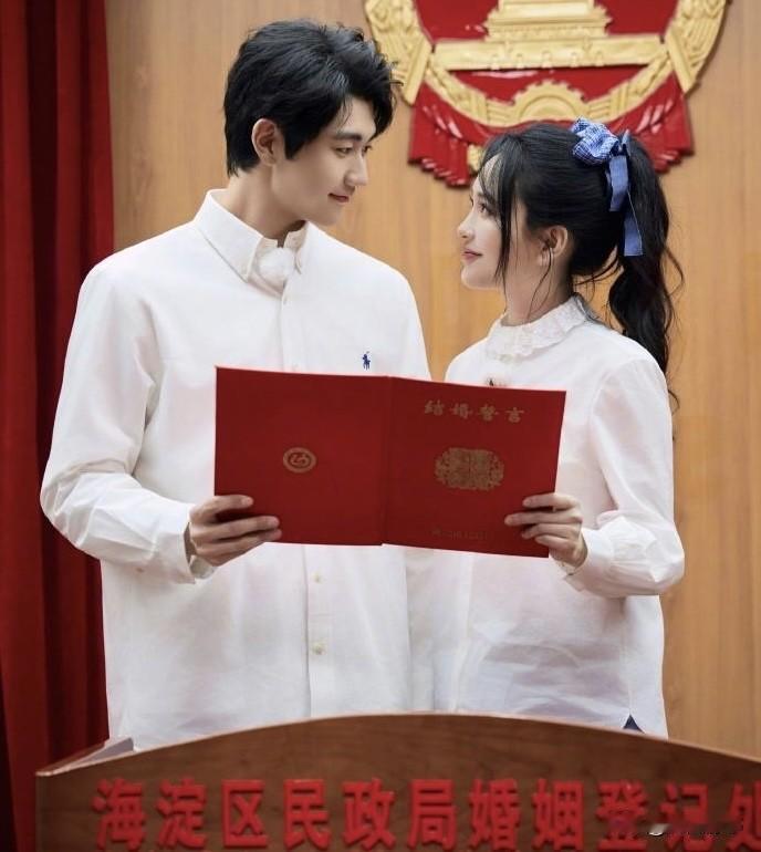 孙妈妈最多比金莎大几岁，与其说是婆媳，更像是姐妹。成名已久的大女主，愿意为初出茅