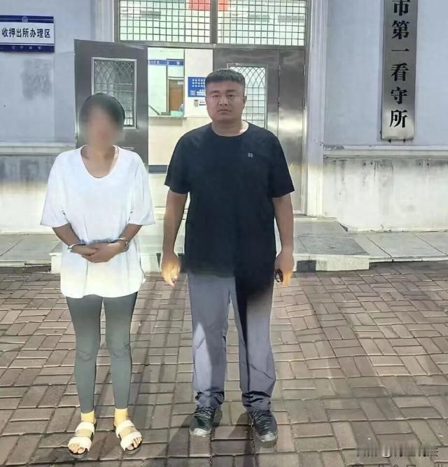 沈阳新民，女子和男友分手后，发现他很快就找了一个大美女。她越想越不平衡：凭什么我