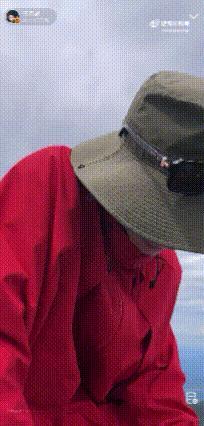 欢娱有没有工作群啊，谁能把我拉进去我想吃瓜，求求惹[笑着哭][笑着哭][笑着哭]欢娱乱