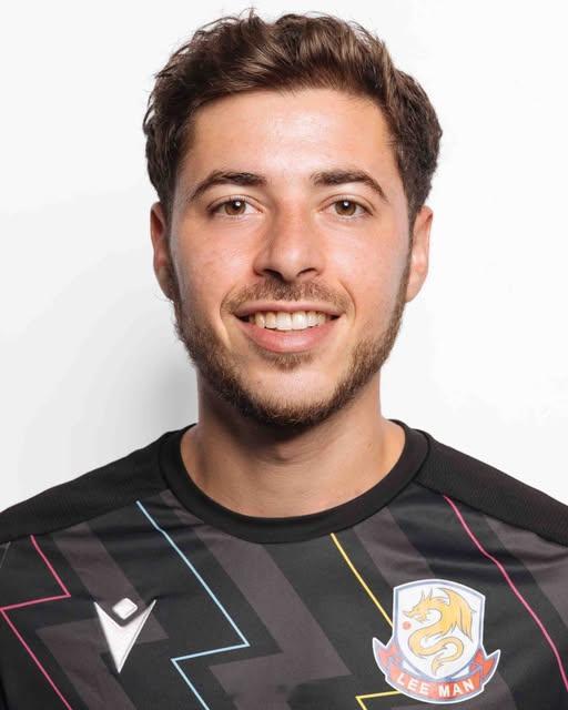 中超联赛还有个事儿很有意思，中国新港脚巴拉克被推给了好几个大陆球队，然后干了点