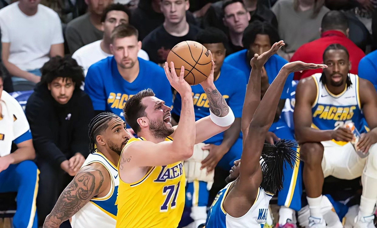 ESPN仍不看好湖人。明日早7点，湖人将客场挑战步行者。步行者除赛季报销者外，其