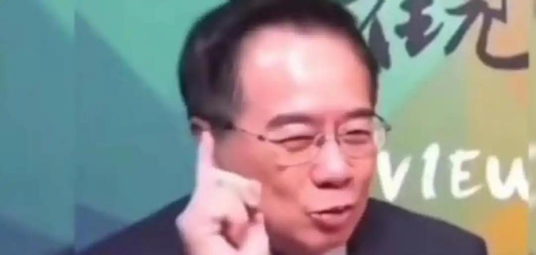 为什么很多小国家都敢跟中国翻脸不怕中国？敢说真话的蔡正元教授一话点破：中国雄而不