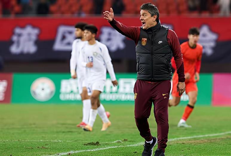 中国U23国足太强，把吉尔吉斯斯坦队吓到了，吉尔吉斯斯坦U23队害怕再次输球影响