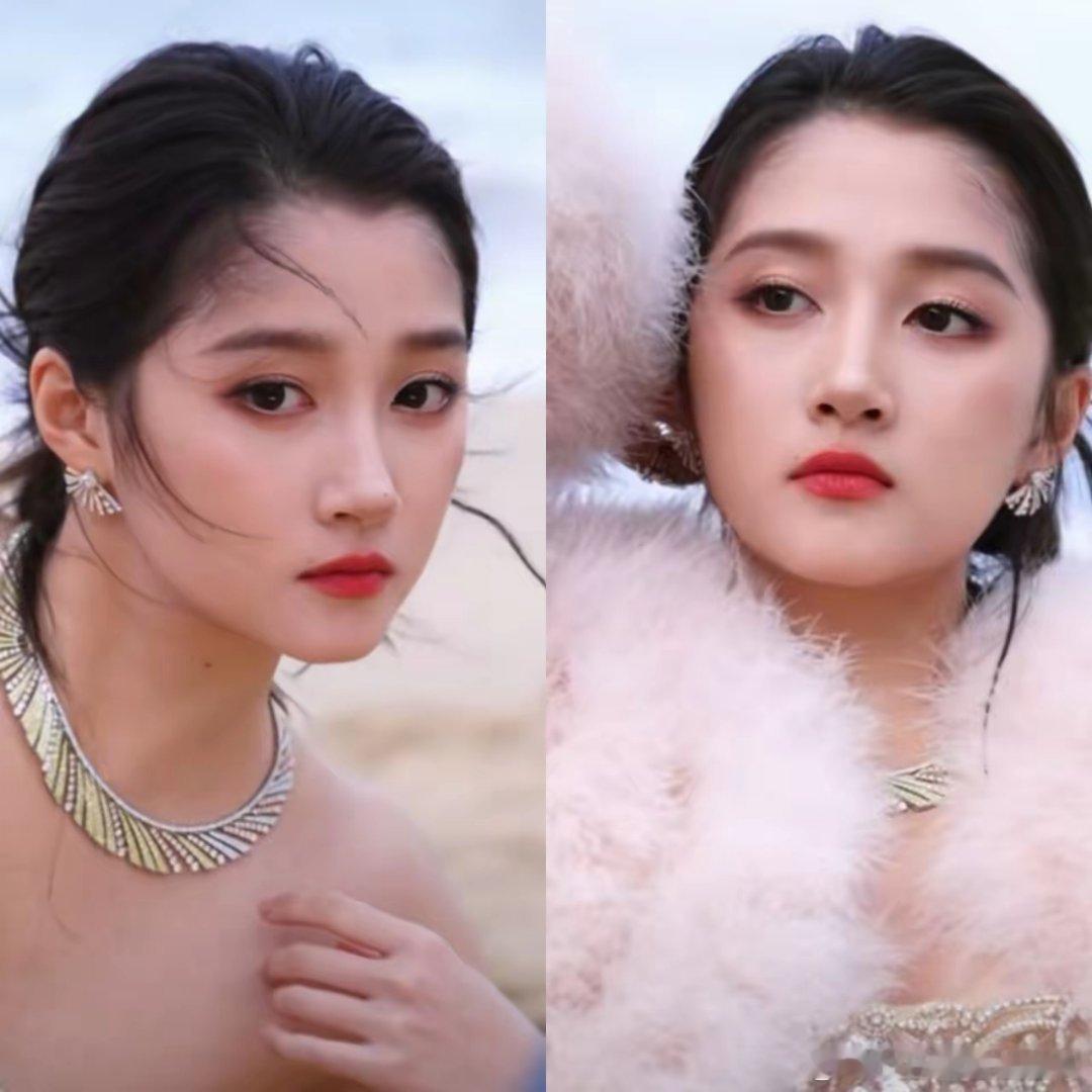 今晚估计鹿晗睡不着了，他估计怎么都想不到​两人许久没有同框，关晓彤怎么变这么大胆