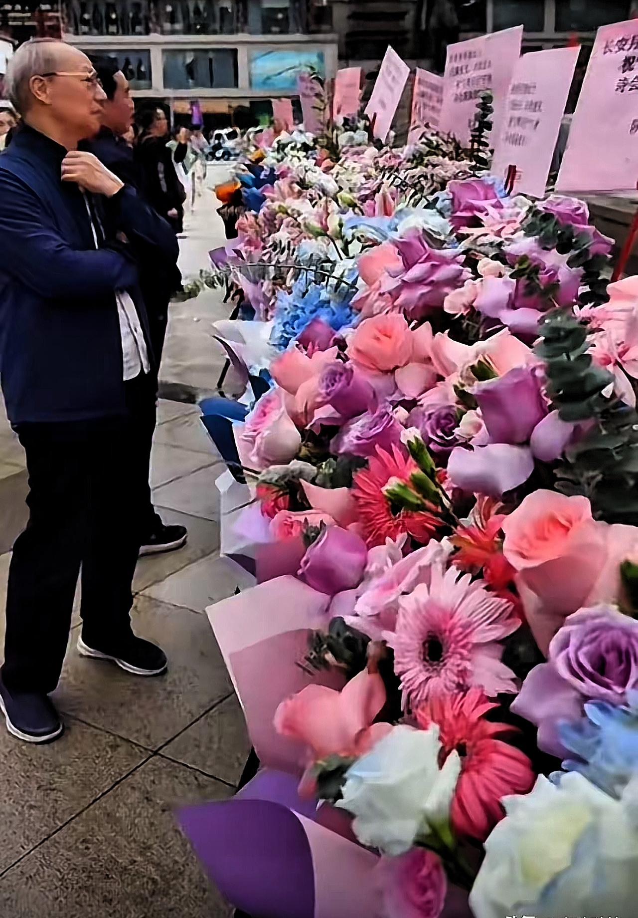 董宇辉西安家宴，粉丝花篮堆成打卡点：这才是文化直播的底气！董宇辉西安这场“中