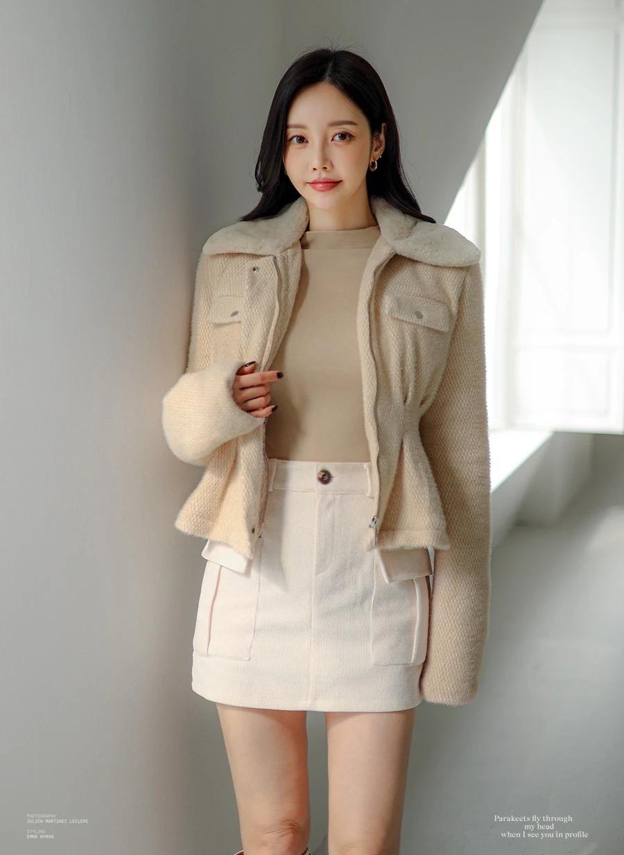 孙允珠-冬日穿搭指南：温柔米色外套+高腰短裙，尽显优雅气质！跟女明星学穿搭每天