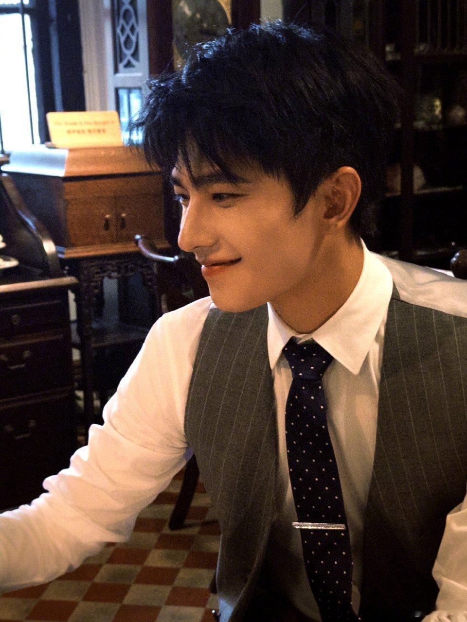 杨洋一口气把库存都清完了杨洋新年快乐！