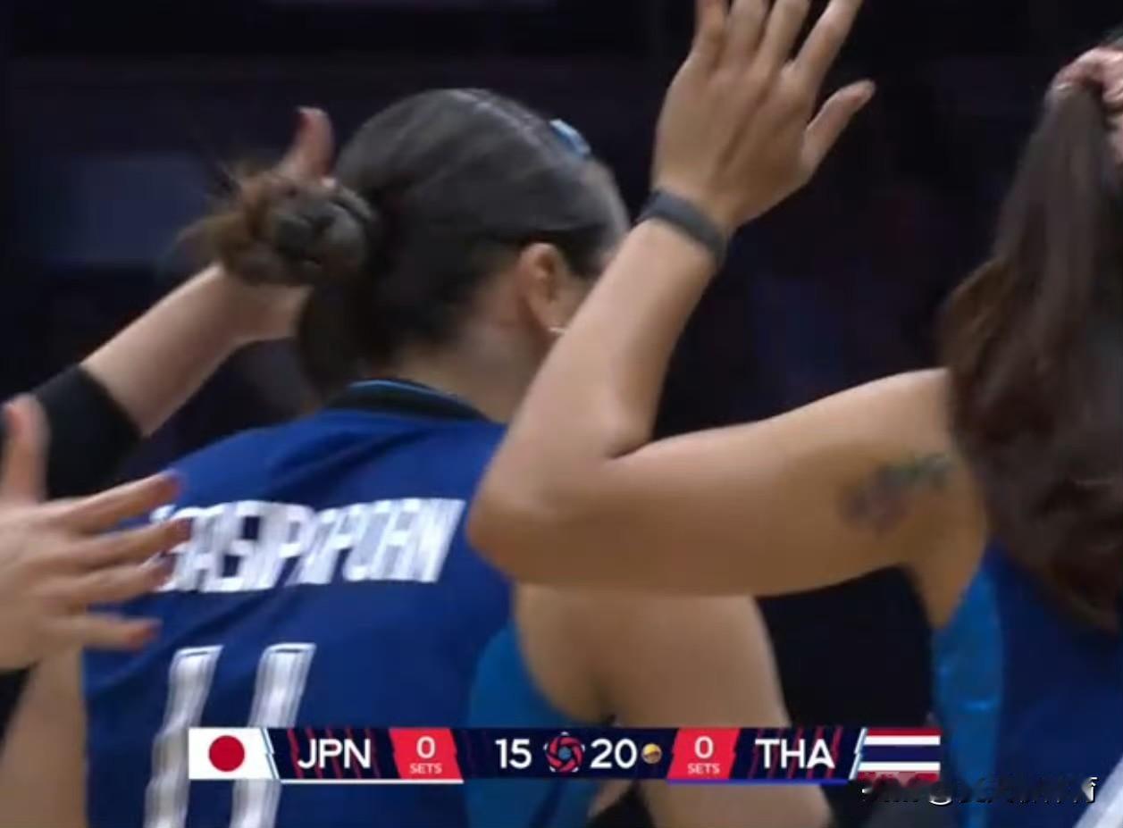 泰国女排打鸡血了，到了亚锦赛完美蜕变了！跟世界女排联赛那支泰国女排，真是判如两支