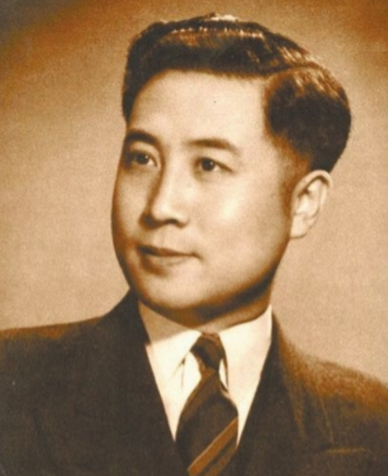 1946年，戴笠收到告密，军统局混有地下党。戴笠震怒，当看到被举报人的名字后，忍