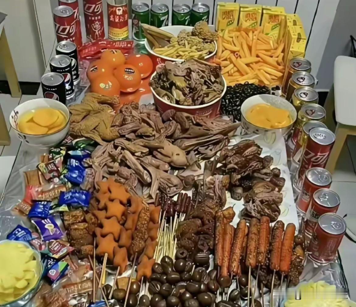 俩朋友同时喊吃饭，这局到底该去谁家？