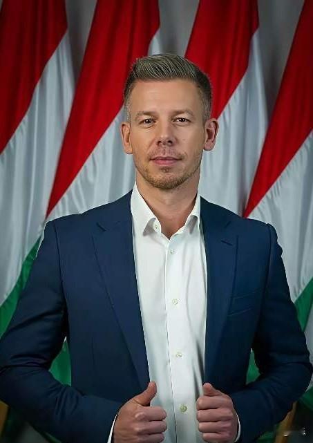 新领导新气象。马扎尔，匈牙利新任总理，80后，45岁，年轻帅气，非常厉害。上任