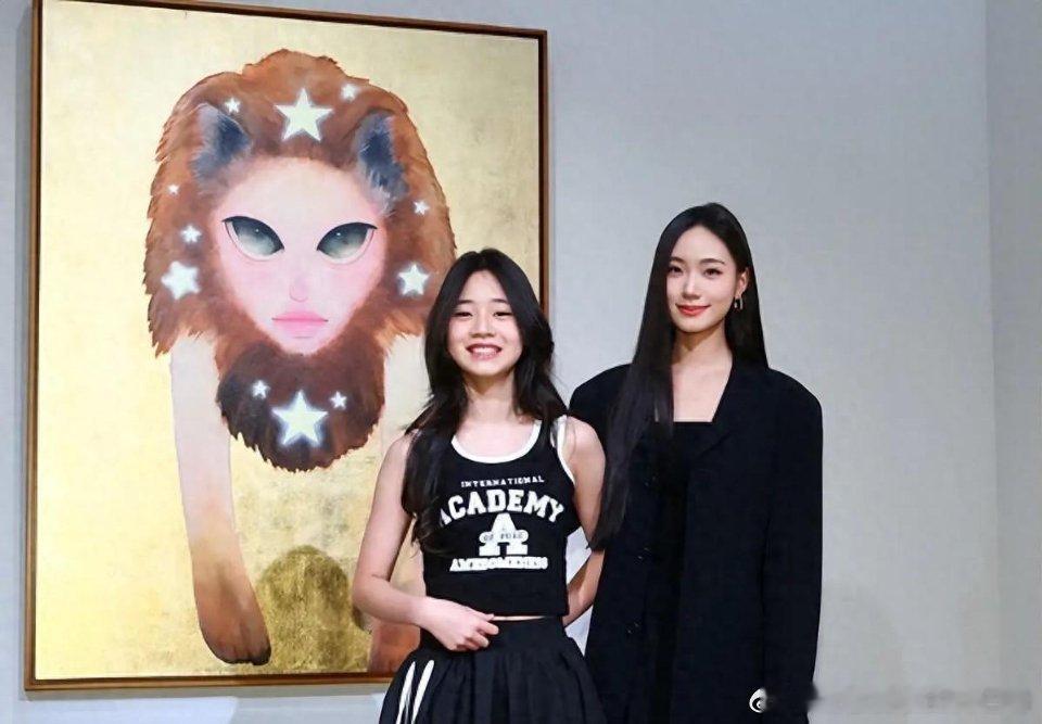 小S二女儿Lily晒海边度假照小S二女儿Lily海边度假照真相大白，Lily画作