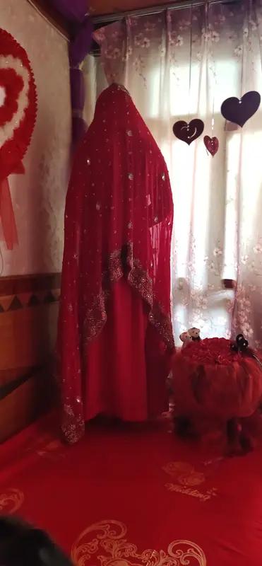 现在娶老婆可太难了，普通家庭的男生靠自己不知道多少年才能实现。2026年大街