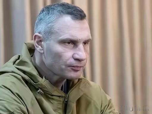 基辅市长克利奇科呼吁市民：赶快离开这个城市吧！克利奇科表示，俄罗斯的轰炸仍在