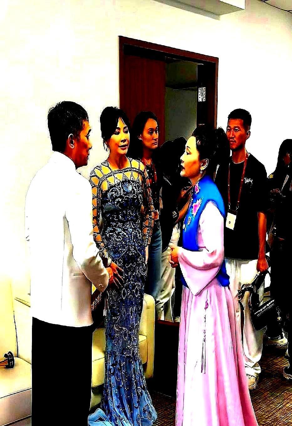 金鸡奖后台，何赛飞一句“色戒”，0.5秒内，把刘嘉玲的庆功宴，变成了无声的修罗场