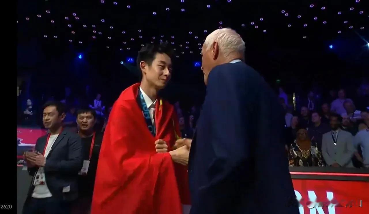 荣辱不惊，真正的大场面先生！“克鲁斯堡新王”吴宜泽发表获胜感言的场景，令我有“3