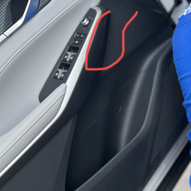 三代cs75plus异响提车半年了，出了不少情况。换过座椅，换的途中师傅还把我