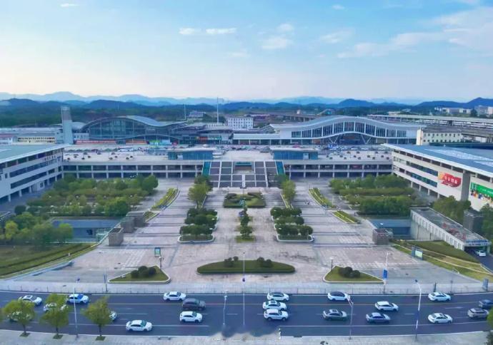 上饶财政收入接近三百亿！2025年上饶的一般公共预算收入为289.20亿，同