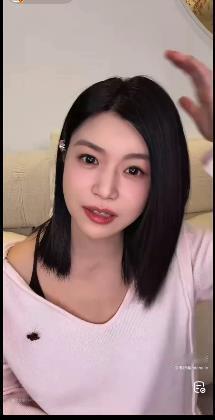 陈妍希老了，依然是沈佳宜，那我们呢？刚才看到陈妍希在直播时说，她听到一个很可