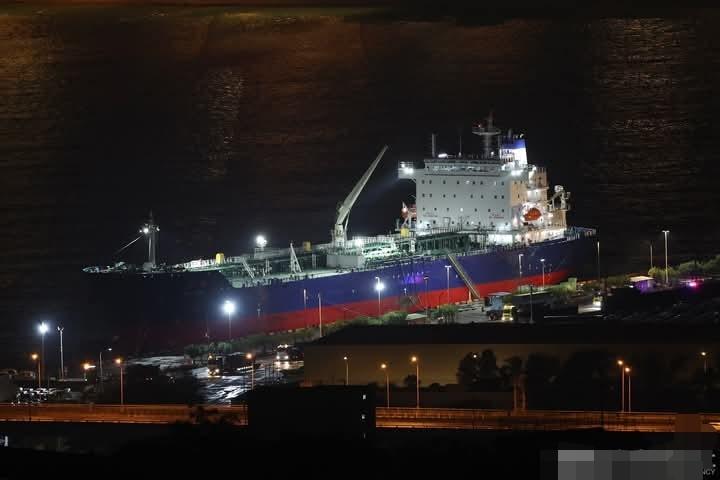 中国制裁20家美国企业！关键是敢不敢制裁长荣海运！长荣海运承运美国对台军售的