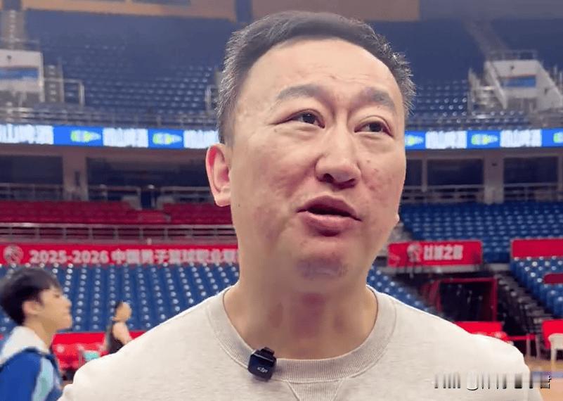 韦瑟斯庞向刘维伟道歉认错！对阵辽宁男篮赛前，刘维伟在采访时透露：韦瑟斯庞已经道