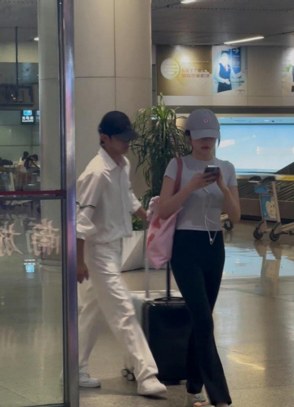 网友偶遇心动的信号8徐如蓝和方益炯如益cp顺我心意！两个人这是真的成了吧​​​