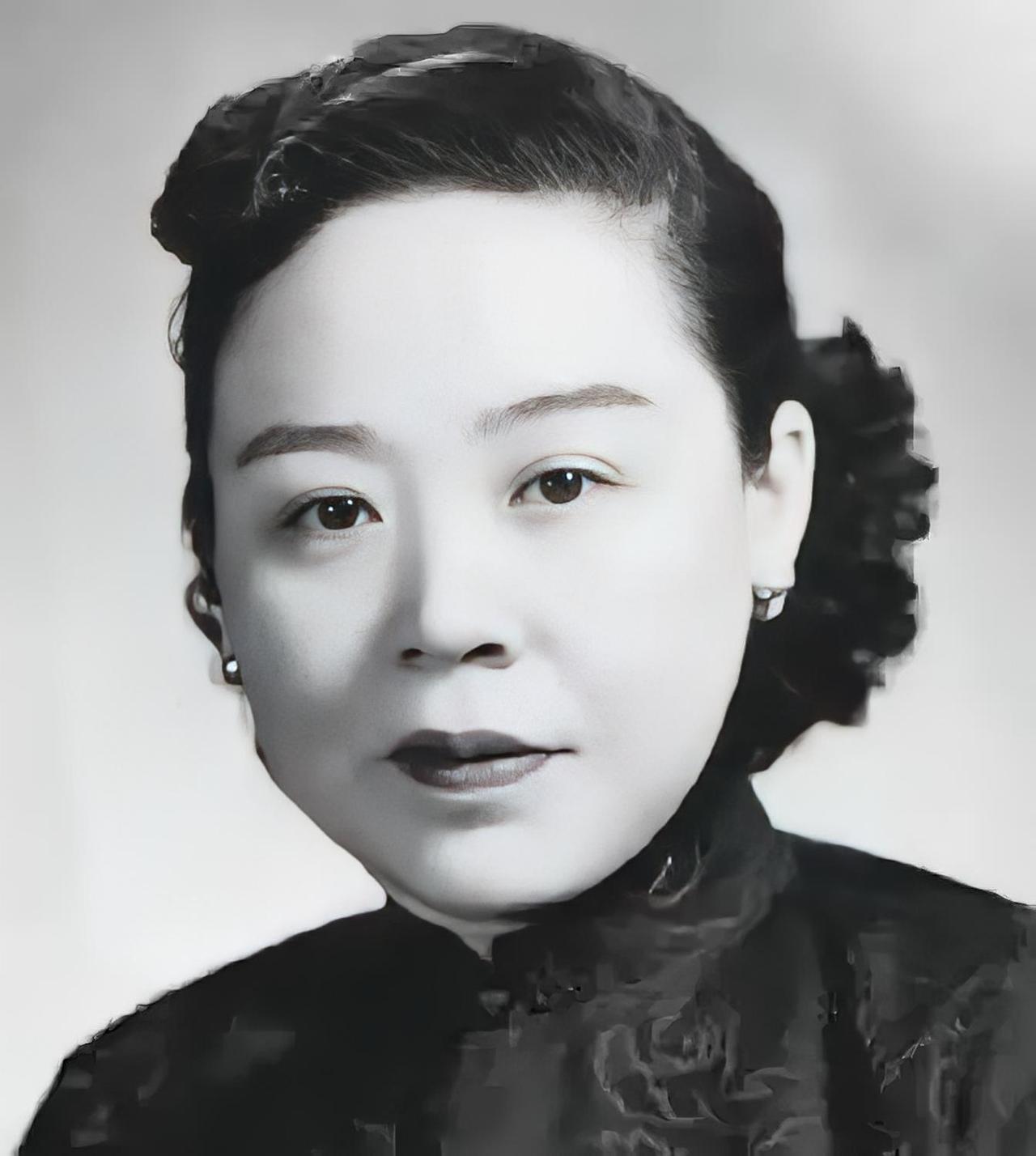 1930年，副官看白崇禧寂寞难耐，把未婚妻王氏送来伺候白崇禧！可没想到，王氏伺候