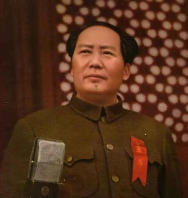 毛泽东思想，是伟人个人智慧，还是集体智慧？陈云曾评价：“我们党里头没有第二个人写