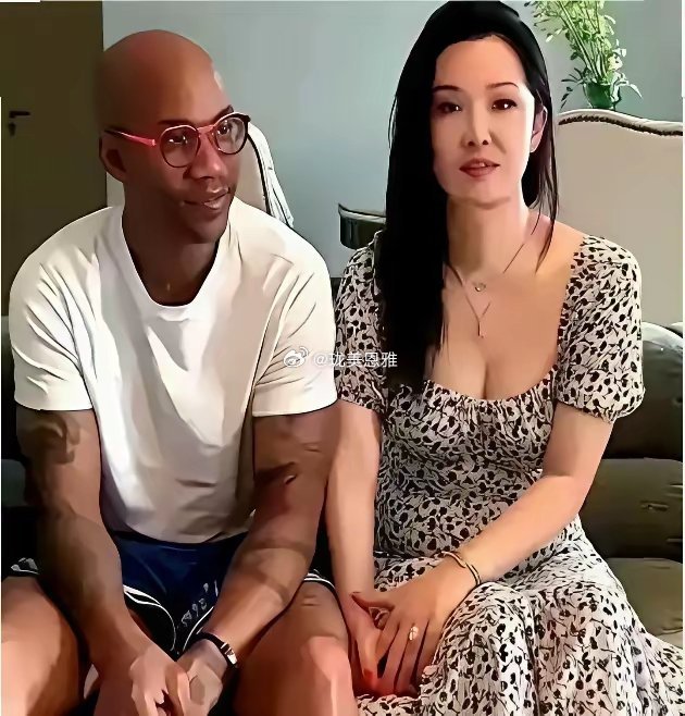男女感情这东西，有人看存折，有人算年纪有人看漂亮不漂亮，但他们俩只认死理