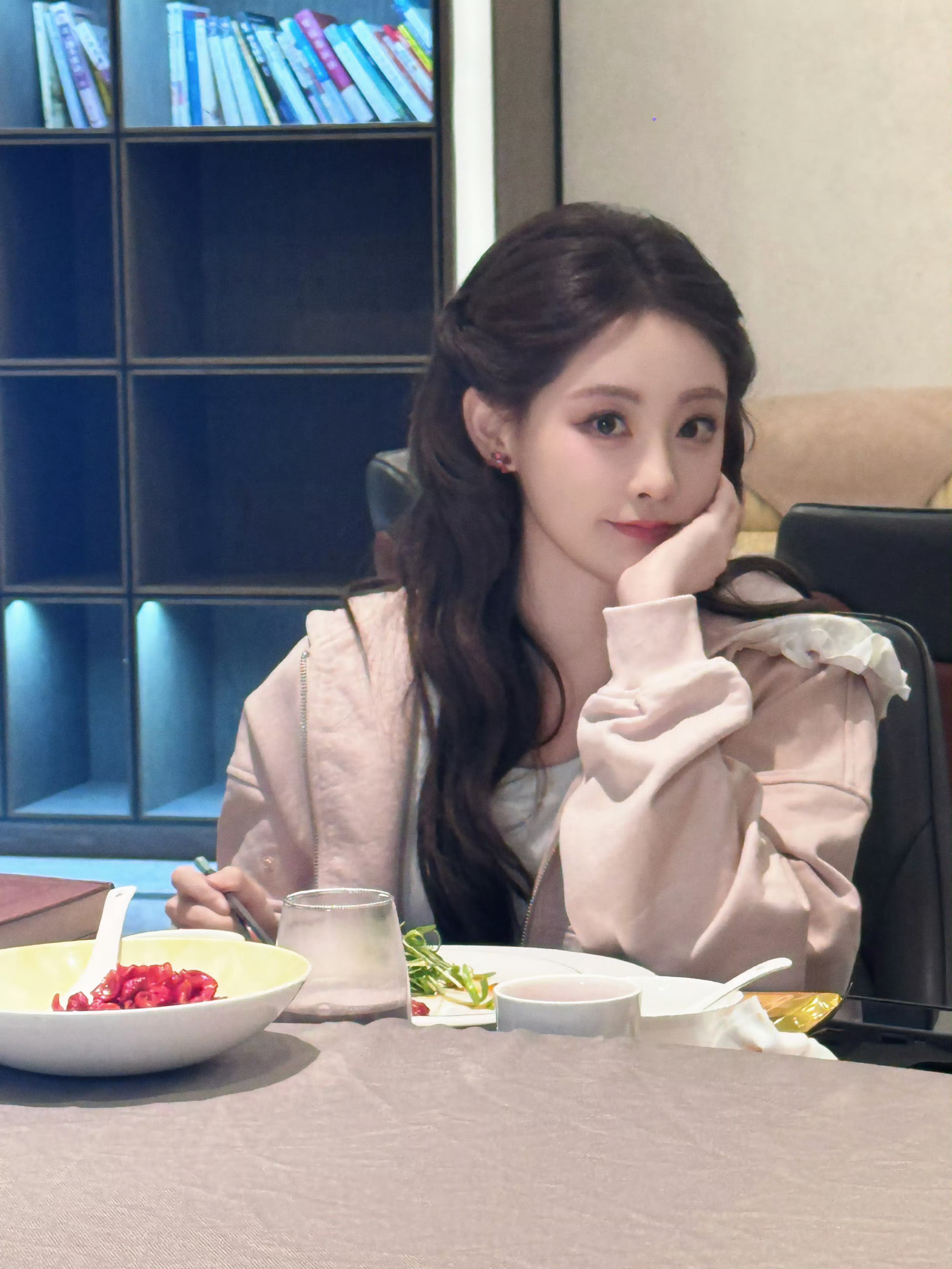 祝绪丹是只小馋猫～🐾🐾