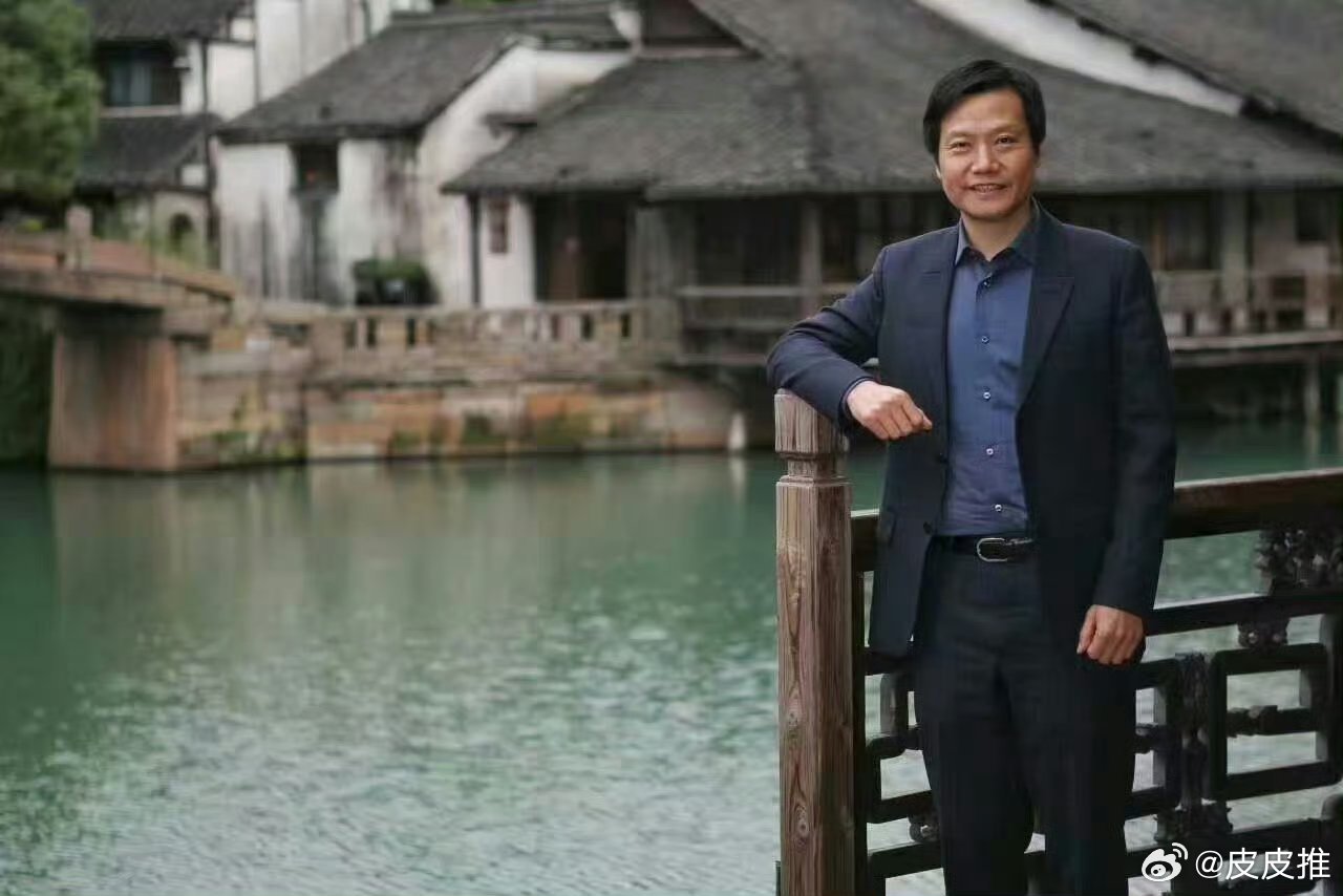 1988年18岁的雷军考上了武汉大学计算机系，当时他的梦想是创办一家世界级的伟大