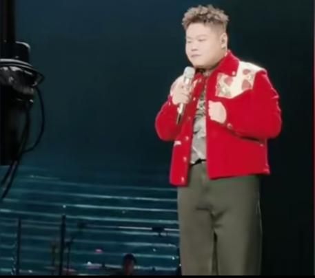 岳云鹏出大事了，竟然欠税14万！今天的消息，德云社一哥，著名相声演员，歌唱家