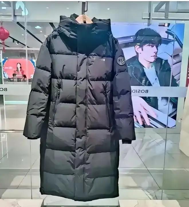 “羽绒服=慢性自杀？”——当一件保暖神器被曝出可能把肺“穿坏”，你还敢裹得那么紧