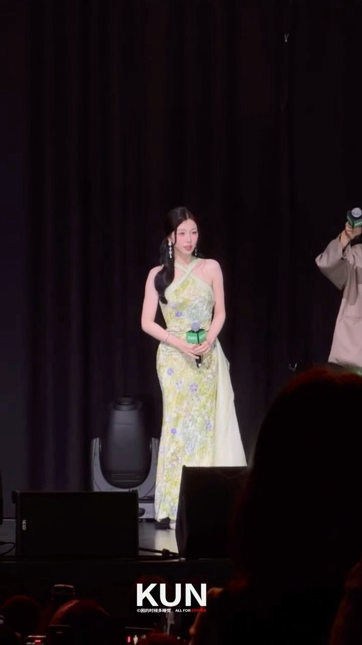 美人虞有大长腿