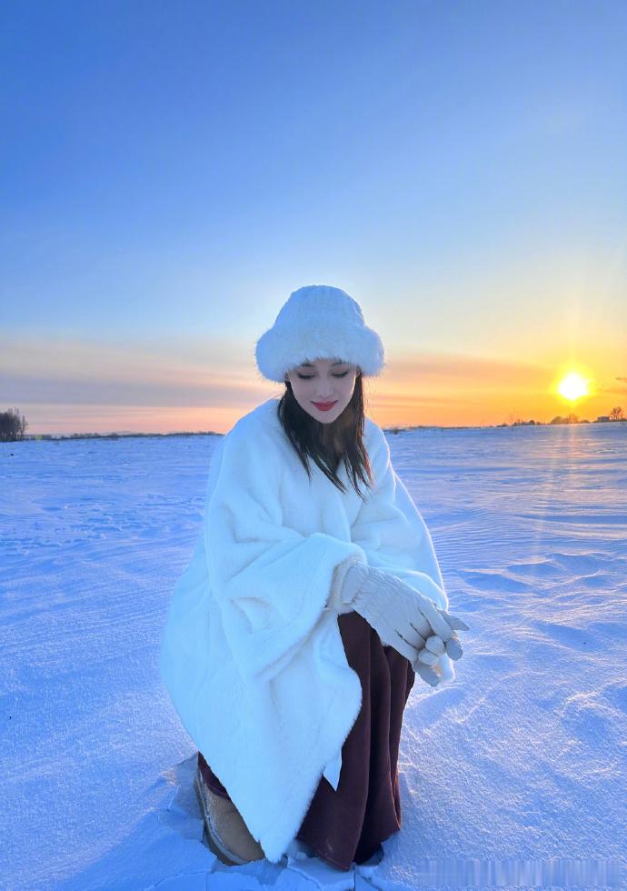 ❄️农历十二月：属鼠人的奋斗与成功之路💪农历十二月，银装素裹的季节，仿佛为生肖