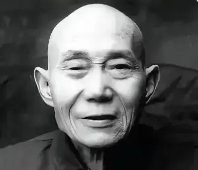 1940年，吴凤翔刺杀日军少将，走到门口时，他发现里面有好几名日军，刺杀没有把握