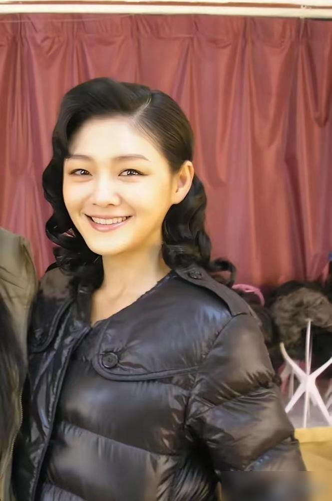 别再信大S胡说了，她口是心非骗不了人，离婚的理由根本不是这样。其实结合她干爹