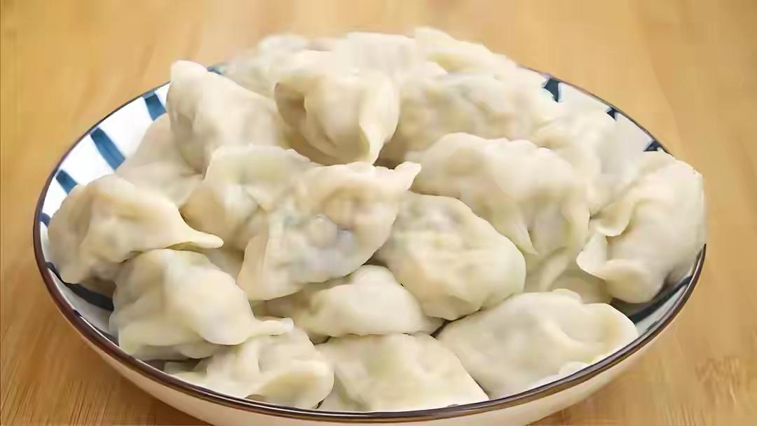 高血糖的人就不能吃饺子？大错特错！很多人把饺子当成“碳水炸弹”避之不及，却不知道