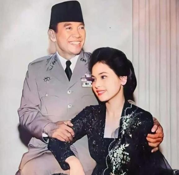 1959年，印尼总统秘密访日，日本人知道他好色，专门为他安排了一名19岁的绝色艺