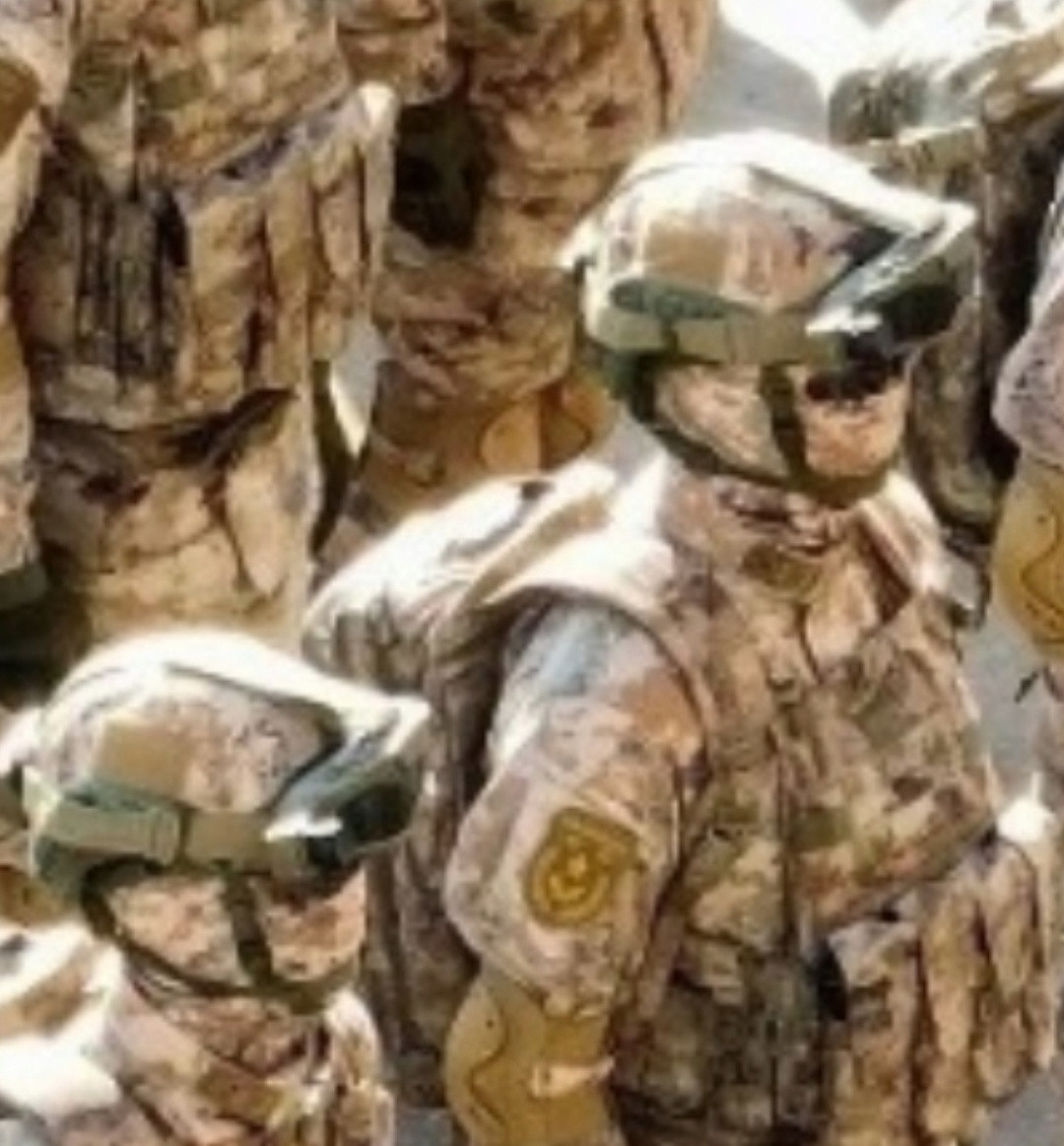 中国空降兵成立76周年首见空降兵佩戴集成视觉增强系统（IVAS）​​​