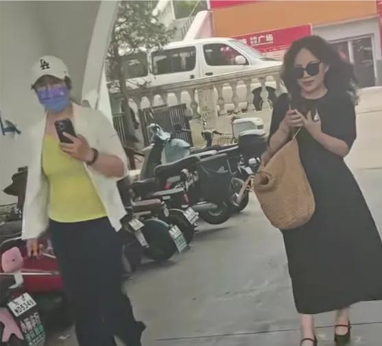 云昊今天居然被千骨给盯上了！千骨居然跑到了京北，去为小熊助力，大红唇都没敢过
